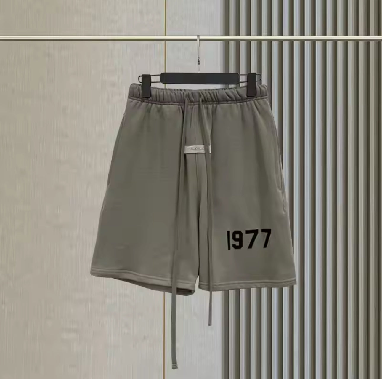 77' Shorts